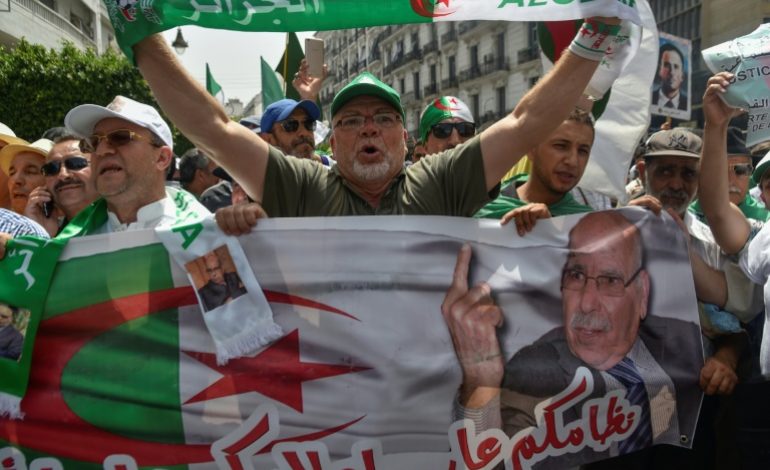 A Alger, les manifestants refusent massivement l’appel au dialogue du pouvoir