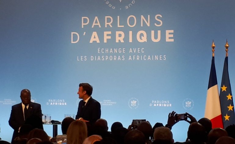 Emmanuel Macron souhaite que la jeunesse africaine se voit « offrir un avenir en Afrique ».