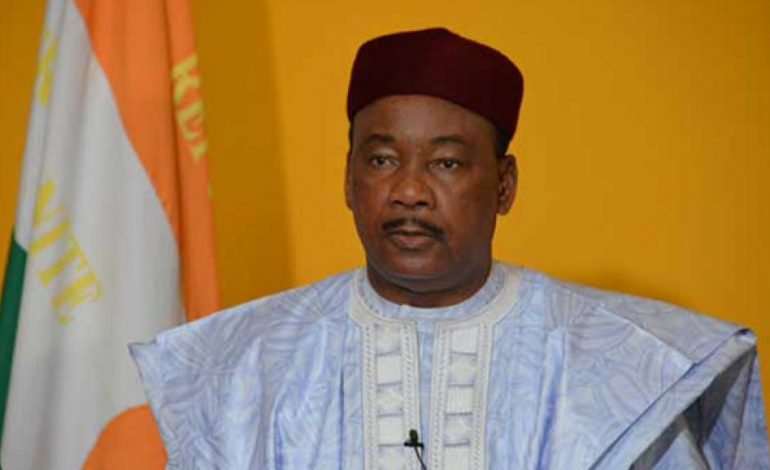 Pour l’ex-président Mahamadou Issoufou, une intervention militaire au Niger serait une « faute »