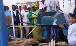 La SONATEL remet du matériel de nettoiement à la commune de Ngaye Mékhé