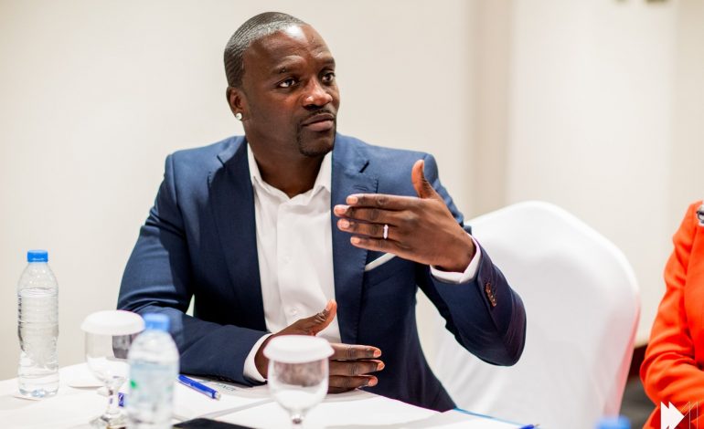 L’homme d’affaires kenyan Julius Mwale, soutien Akon pour le lancement de sa cryptomonnaie, Akoin