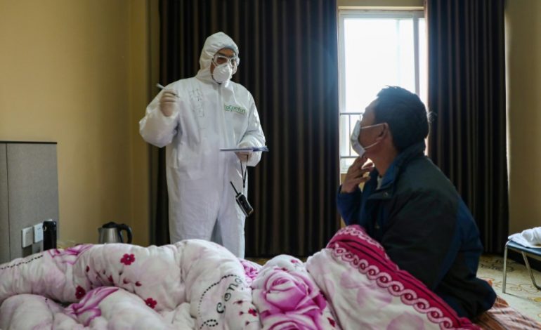 Les mesures de restriction contre le coronavirus s’étendent en Chine et dans le monde