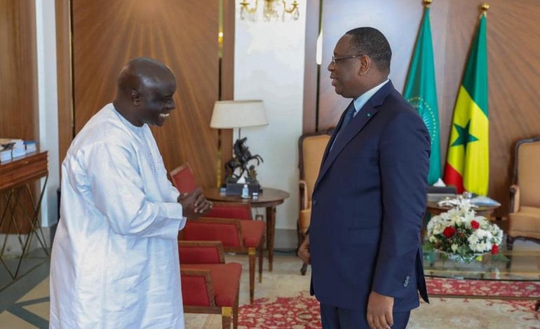 Au moins 8 maires de l’opposition rejoignent la mouvance présidentielle au Sénégal