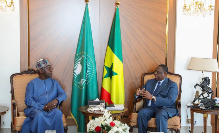 Macky Sall reçoit les anciens Premiers Ministres Sénégalais dans la lutte contre le coronavirus