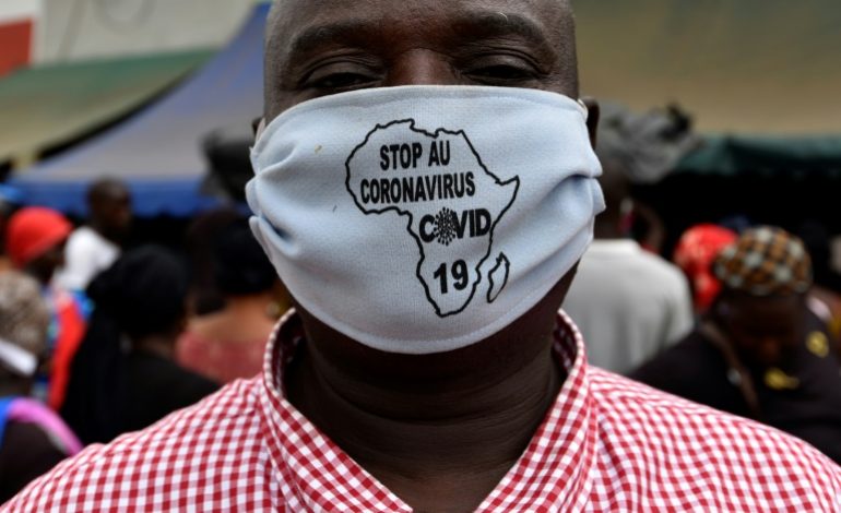 Restriction des déplacements face à la pandémie avec plus de 650.000 morts recensés