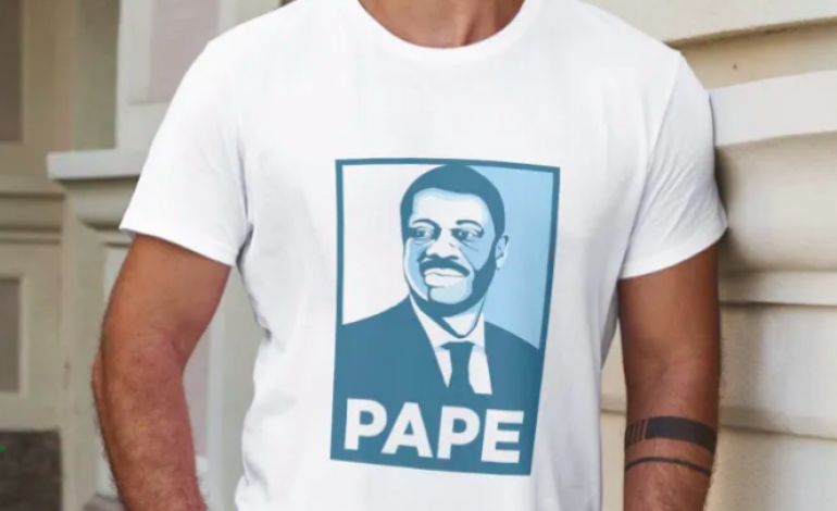 Un tee-shirt hommage à Pape Diouf pour aider les hôpitaux de Marseille
