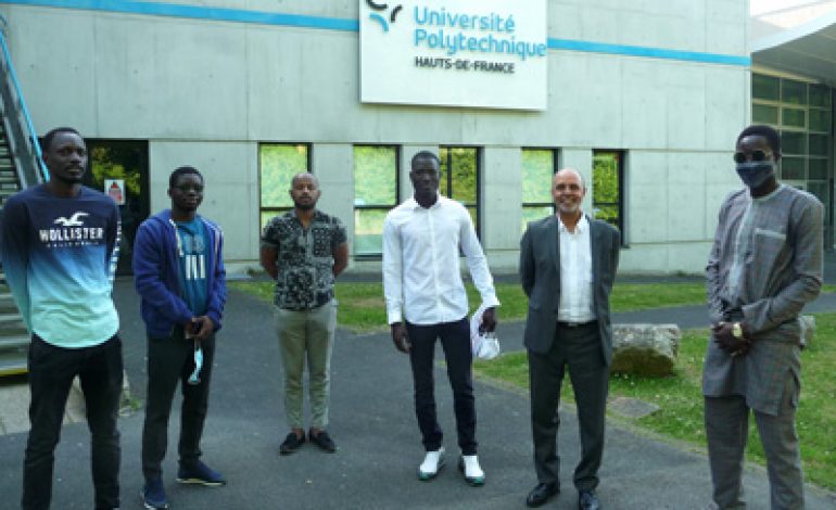 Les étudiants sénégalais offrent des masques à l’université de Cambrai