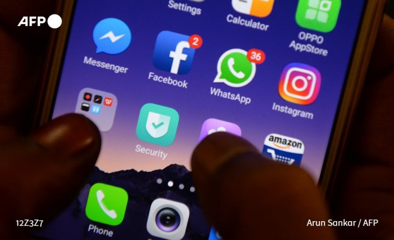 Présidentielle en France: Facebook lance un chatbot sur WhatsApp afin d’encourager les jeunes au vote
