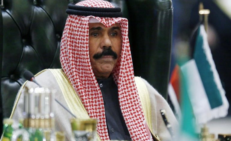 Le Koweït a intronisé son nouvel émir, Cheikh Nawaf al-Ahmad