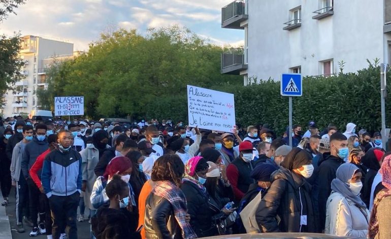 Des centaines de personnes marchent à Garges-lès-Gonesse en hommage à Alassane Kanté, tué d’une balle dans la tête