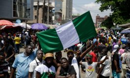 Récupérer sa carte d'électeur pour "changer" le Nigeria