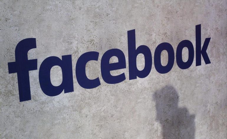 Facebook toujours en lutte contre la désinformation sur le Covid, outil de division politique