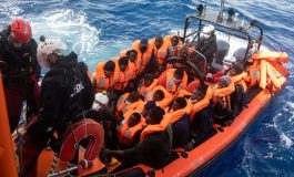 Trois morts, 45 survivants dans un bateau de migrants secouru au large des Canaries