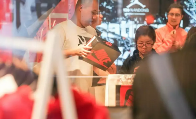 Nike, Adidas et Uniqlo rejoignent H&M dans la tourmente en Chine après leur boycott du coton du Xinjiang