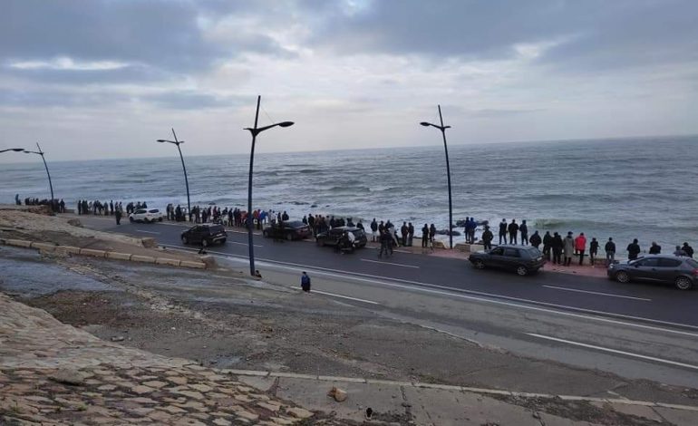 Une centaine de migrants partis à la nage du nord du Maroc jusqu’à Ceuta