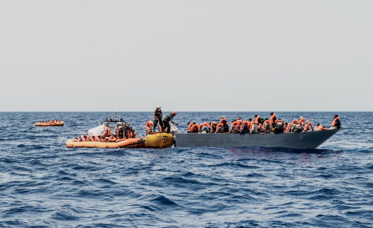 369 migrants secourus dans la nuit en Méditerranée à bord de l’Ocean Viking