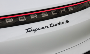 Porsche rappelle 43 000 voitures Taycan et Taycan Cross Turismo à cause d’un bug logiciel touchant le moteur