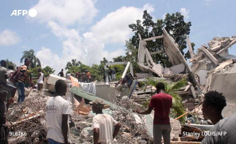 Le bilan du séisme en Haïti passe à plus de 1941 morts, des inondations menacent les sinistrés