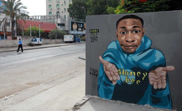 Notre compatriote TikiToker, Khaby Lam est devenu une œuvre d’art de rue à Gaza