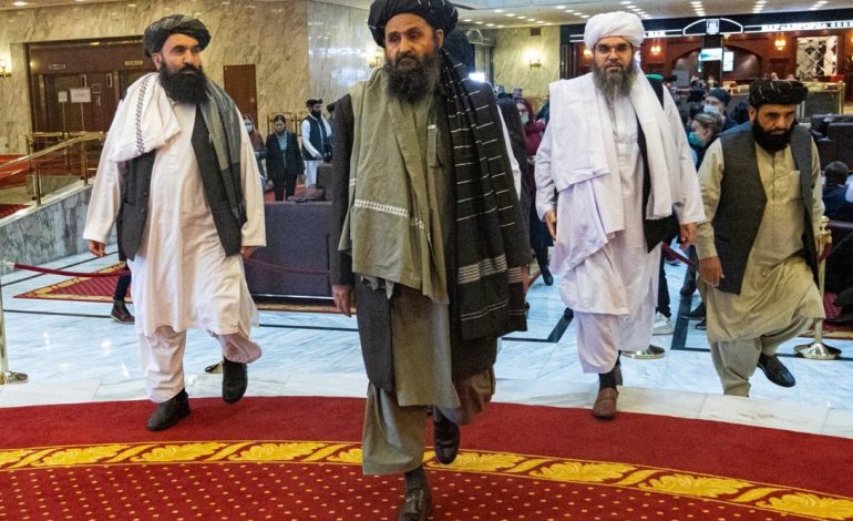 Le chef suprême des talibans, Hibatullah Akhundzada ordonne aux femmes de porter un voile intégral en public