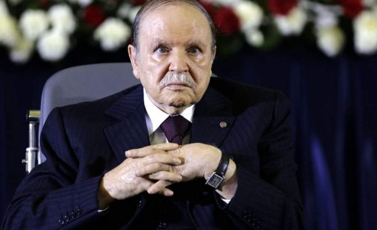 Abdelaziz Bouteflika, un accro du pouvoir finalement chassé par la rue