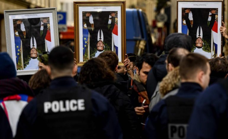 La Cour de Cassation française  estime que décrocher un portrait présidentiel pourrait relever de la liberté d’expression