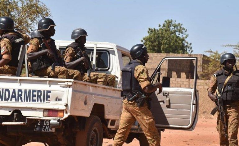 Une vingtaine de morts, dont 9 gendarmes, lors d’une attaque à Foubé (Burkina Faso)