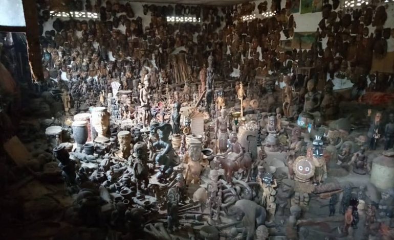 Plusieurs milliers d’objets historiques détruits dans l’incendie du musée de Gungu (RD Congo)