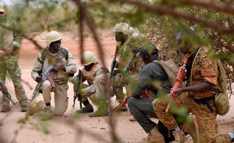 Huit gendarmes tués dans une attaque « terroriste » à Waraou, près du Burkina Faso