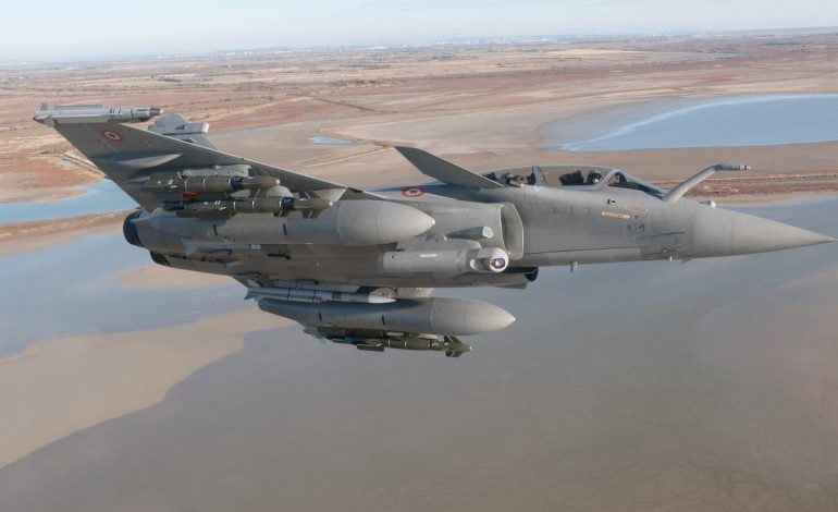 Les Emirats achètent 80 Rafale, 12 hélicoptères Caracal, et éléments associés à la France
