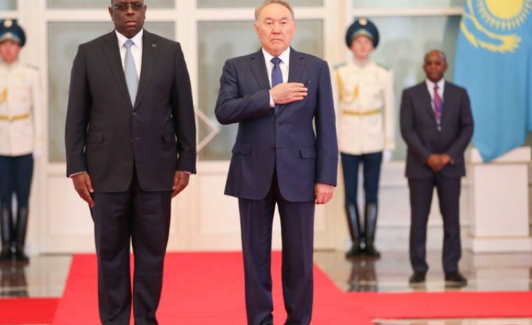 L’ex-président kazakh Noursoultan Nazarbaïev appelle à soutenir le gouvernement