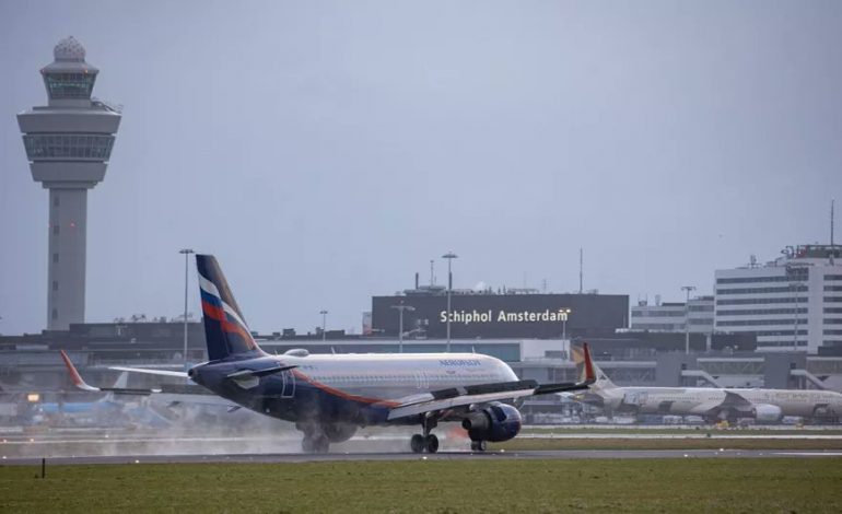 Un homme frigorifié retrouvé dans le train d’atterrissage d’un avion aux Pays-Bas en provenance d’Afrique du Sud