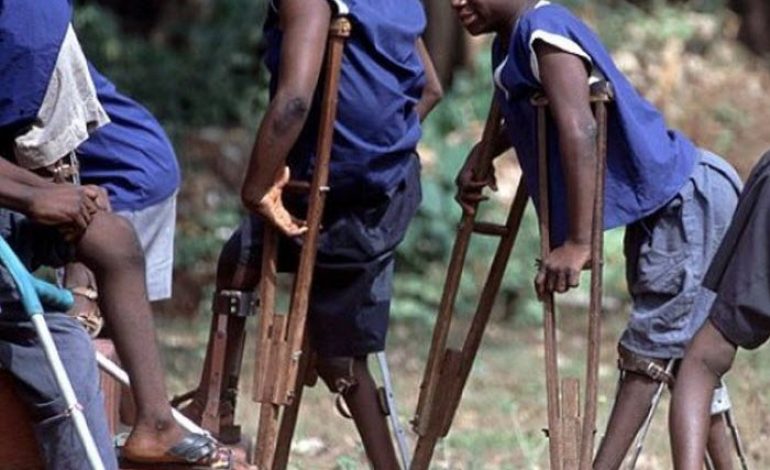 La fondation Bill et Melinda Gates va investir 1,2 milliard de dollars pour aider à éliminer une fois pour toutes la poliomyélite de la planète