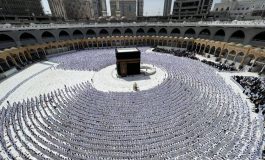 Les pèlerins musulmans convergent vers Mina, étape majeure du Hajj à La Mecque