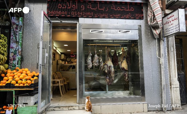 Dans un Liban en crise, la viande rouge rayée du menu