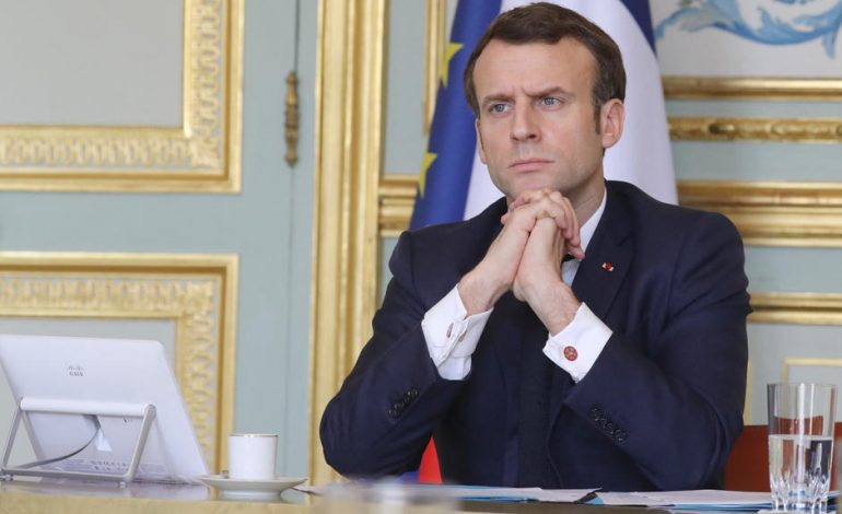 Emmanuel Macron vu par les sondeurs: une popularité « élevée », mais toujours « sujet de crispation »