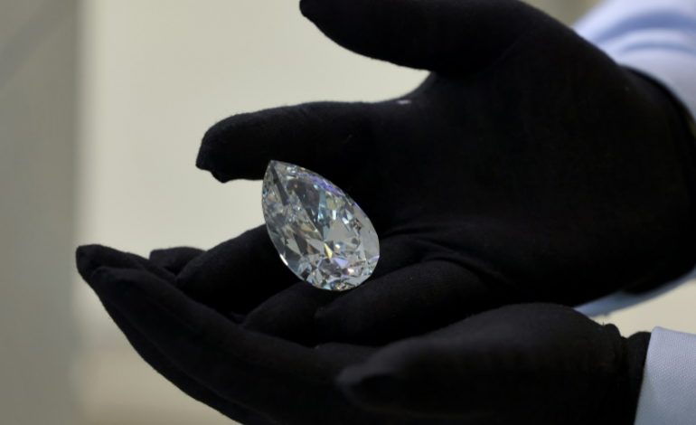 Le plus gros diamant blanc de 228,31 carats, exposé à Dubaï