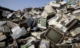 Récup' et recyclage pour endiguer la marée des déchets électroniques au Kenya