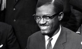 Emotion et "excuses" à Bruxelles pour la remise d'une "relique" de Patrice Lumumba