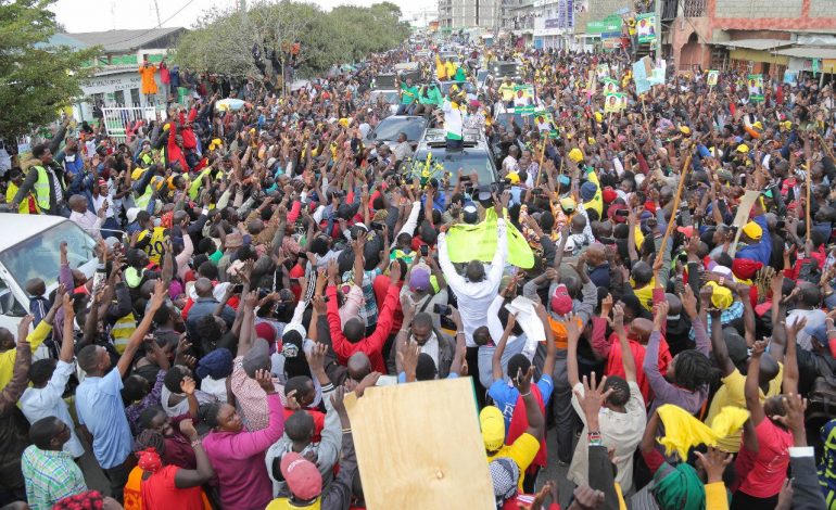 Le vice-président kenyan et candidat candidat à la présidentielle, William Ruto, promet d’expulser des Chinois s’il est élu