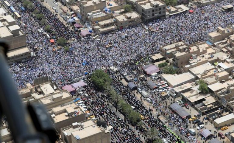 A Bagdad, le leader chiite Moqtada Sadr mobilise des centaines de milliers de fidèles