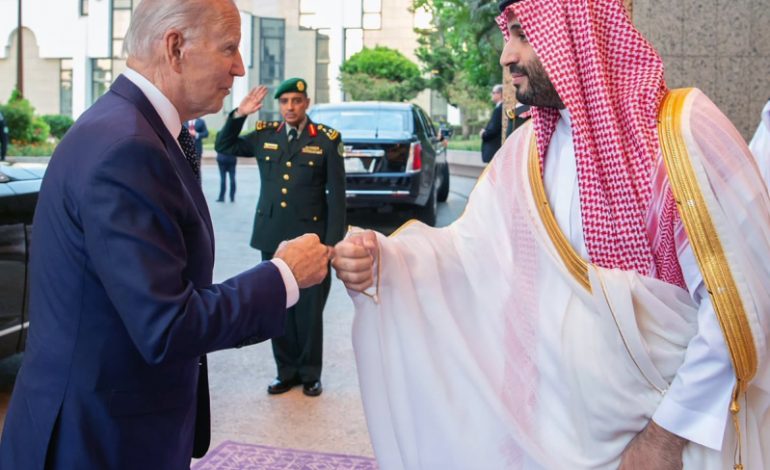 Joe Biden fait un «check» avec MBS, le prince héritier d’Arabie Saoudite