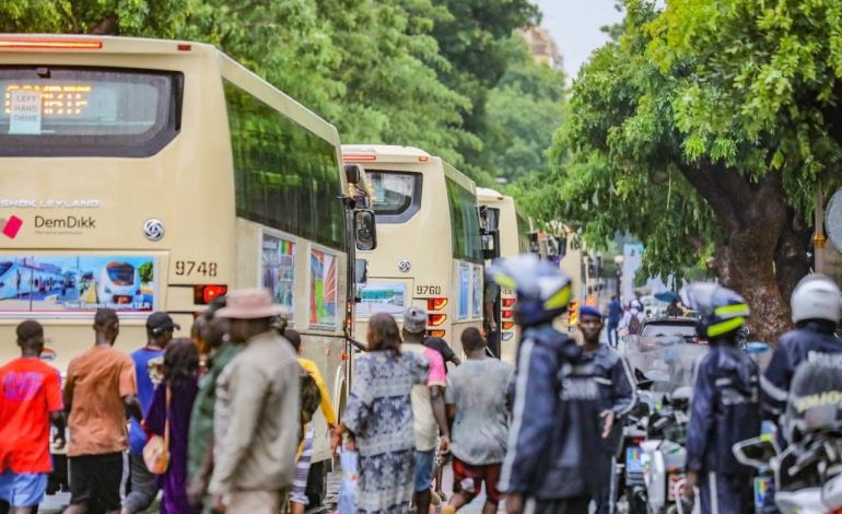 Dakar Dem Dikk réceptionne 33 nouveaux bus pour le transport interurbain