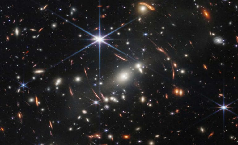 Le télescope James Webb a dévoilé ses premières époustouflantes images du cosmos