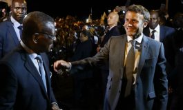 En visite au Cameroun, Emmanuel Macron appelle à répondre à "l'urgence alimentaire"