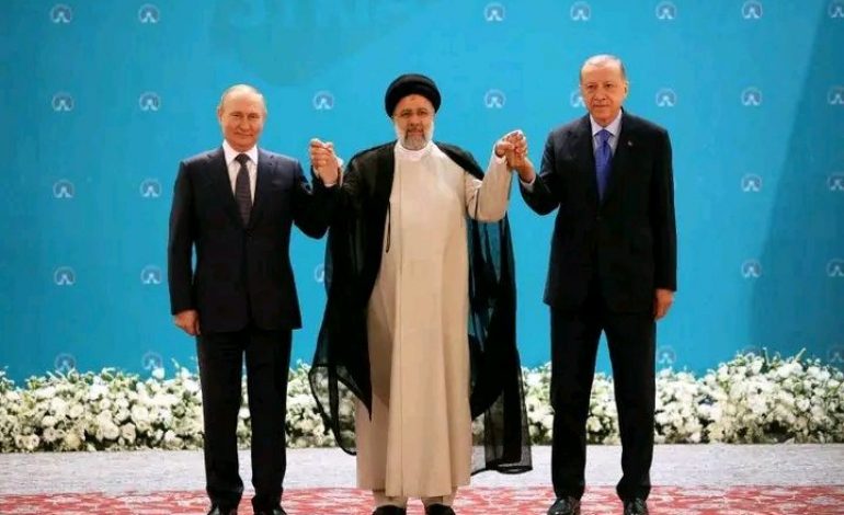 Vladimir Poutine salue une discussion «utile» avec Recep Tayyip Erdogan et Ebrahim Raïssi sur la Syrie