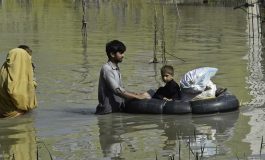 Un tiers du Pakistan "sous les eaux", 1.136 morts recensés