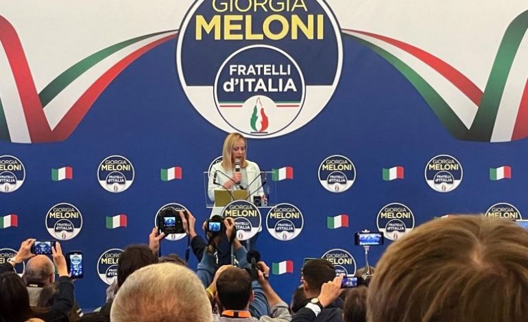 Giorgia Meloni dément être fasciste et ancre l’Italie dans l’Union Européenne et l’Otan