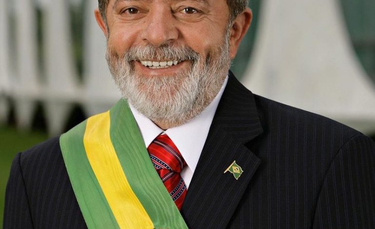 Rires, larmes et prières au Brésil à l’annonce de la victoire de Luiz Inacio Lula da Silva