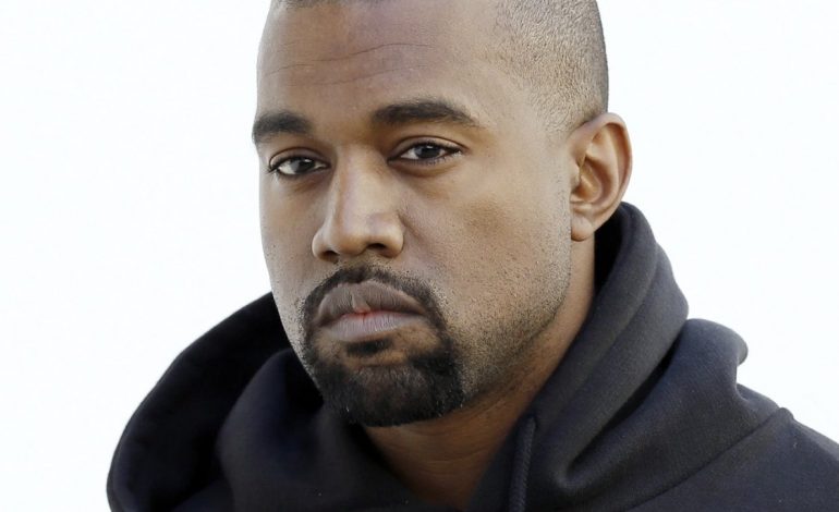 Kanye West escorté hors d’un bureau de Skechers où il est venu «sans invitation»